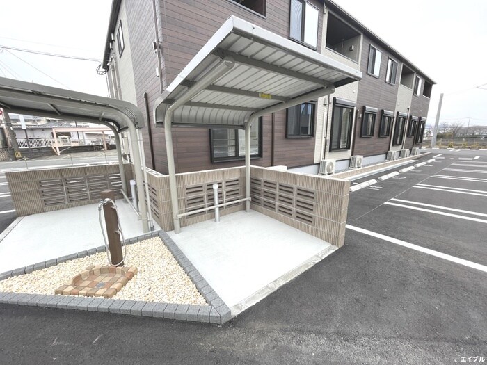 物件外観写真5　(駐輪場)