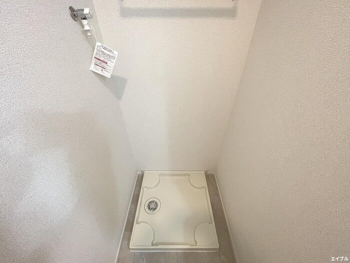 物件内観写真15　(洗濯機置場)