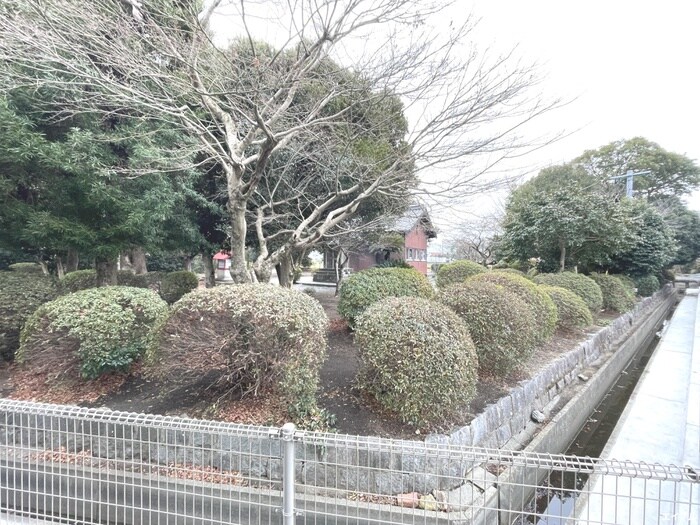 物件内観写真22　(室内からの展望)