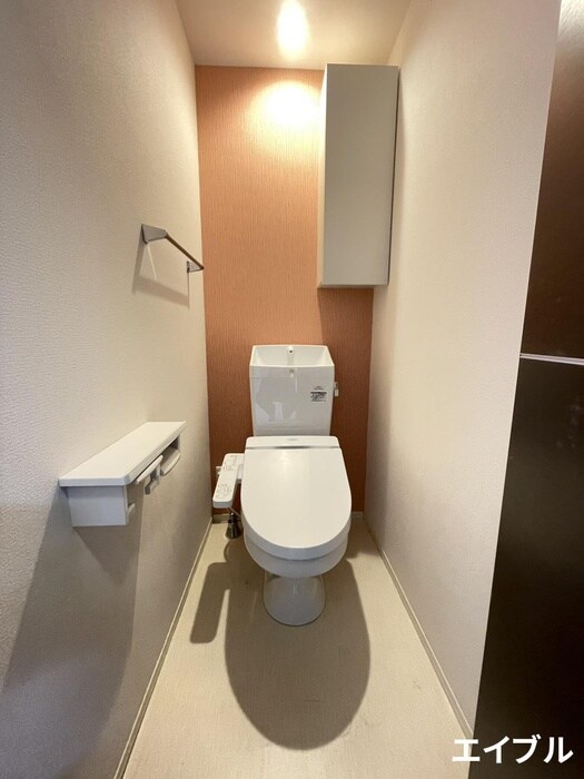 物件内観写真8　(トイレ)