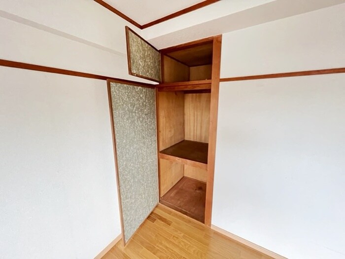 物件内観写真12　(収納)