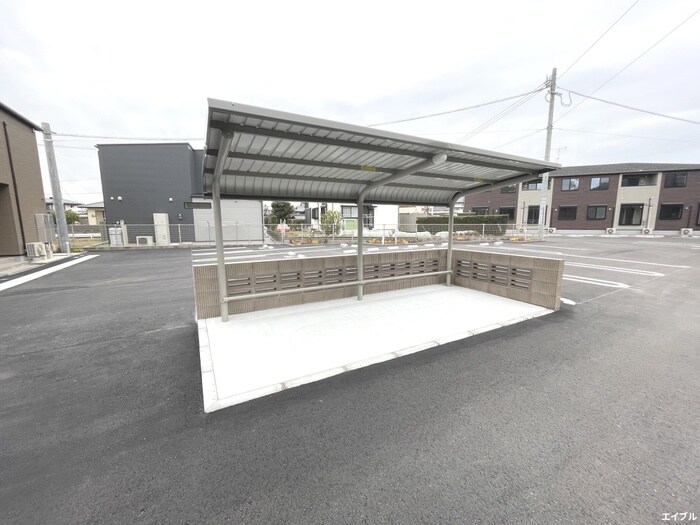 物件外観写真5　(駐輪場)