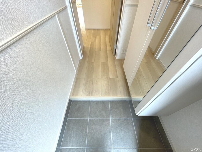 物件内観写真12　(玄関)