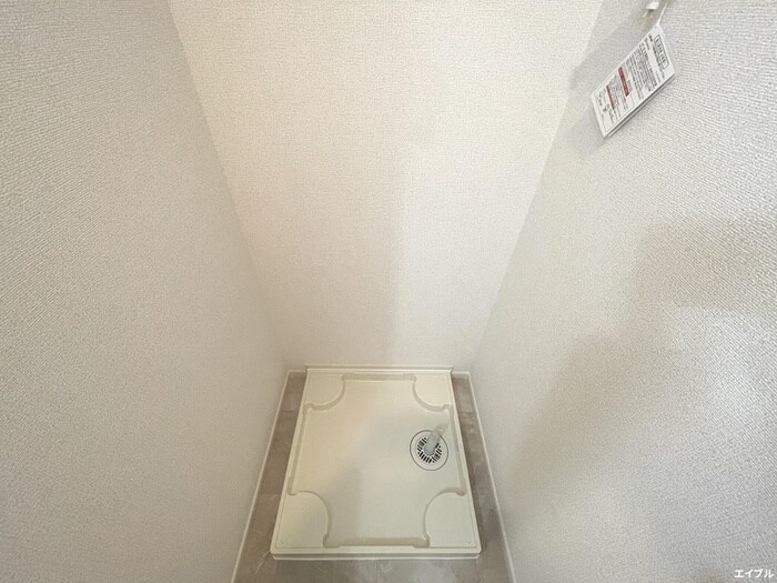 物件内観写真15　(洗濯機置場)