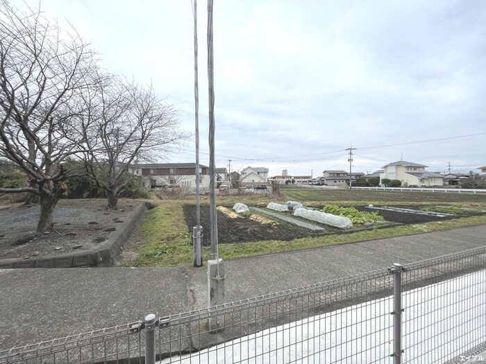 物件内観写真22　(室内からの展望)