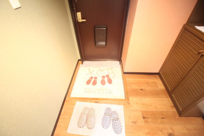 物件内観写真7　(玄関)