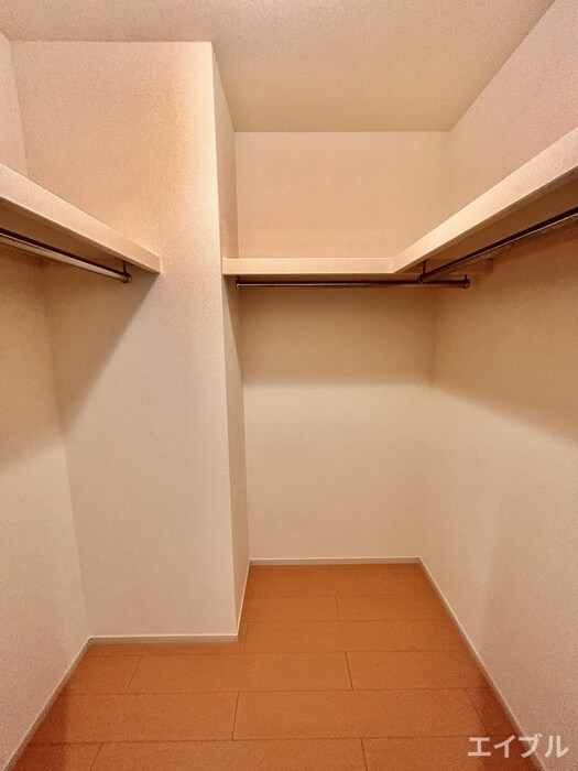 物件内観写真11　(収納)