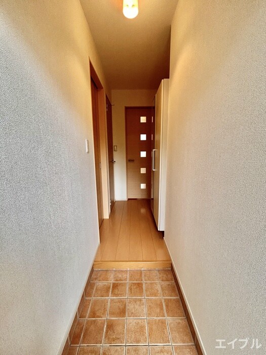 物件内観写真12　(玄関)