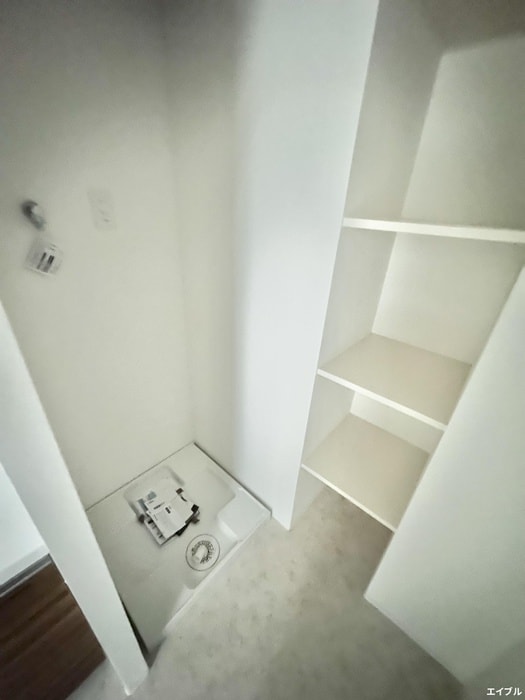 物件内観写真13　(洗濯機置場)