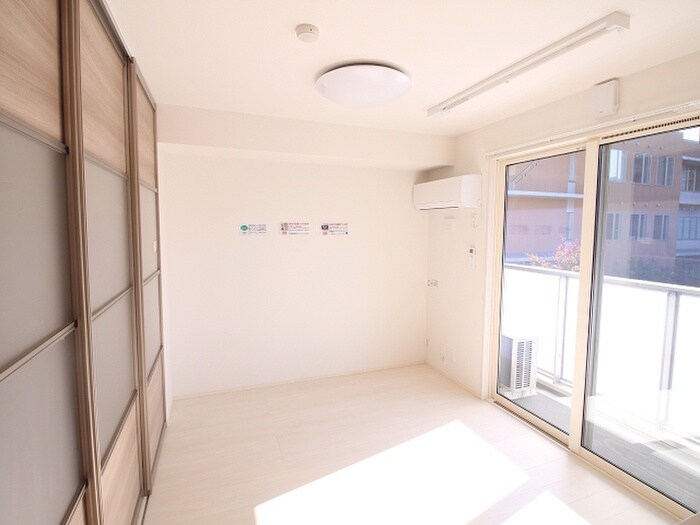 物件内観写真9　(居室)