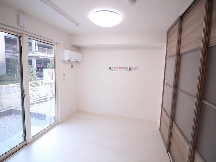 物件内観写真9　(居室)