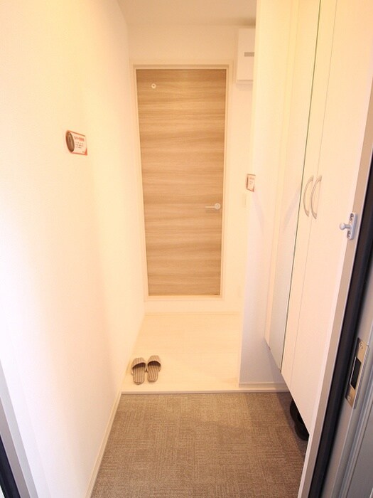 物件内観写真16　(玄関)