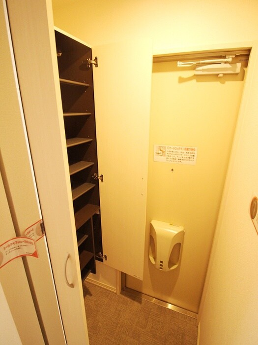 物件内観写真17　(靴箱)