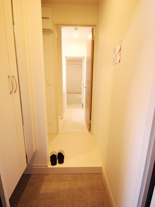 物件内観写真18　(玄関)