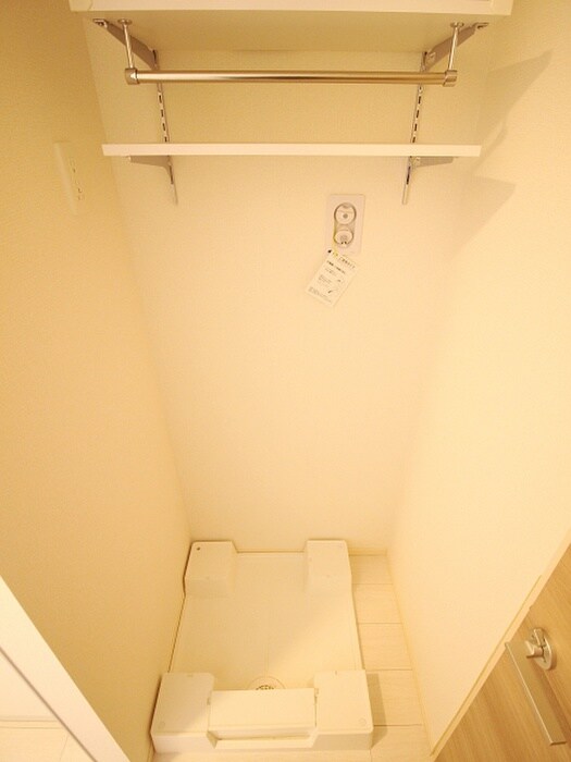 物件内観写真20　(洗濯機置場)