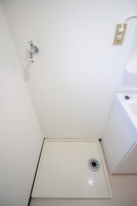 物件内観写真13　(洗濯機置場)