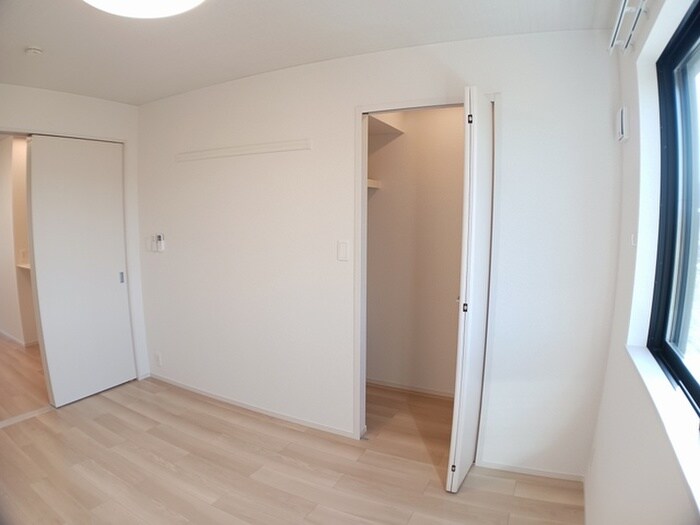 物件内観写真8　(収納)