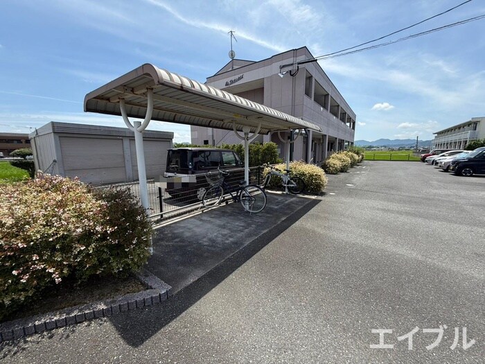 物件外観写真4　(駐輪場)