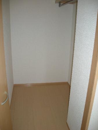 物件内観写真5　(収納)
