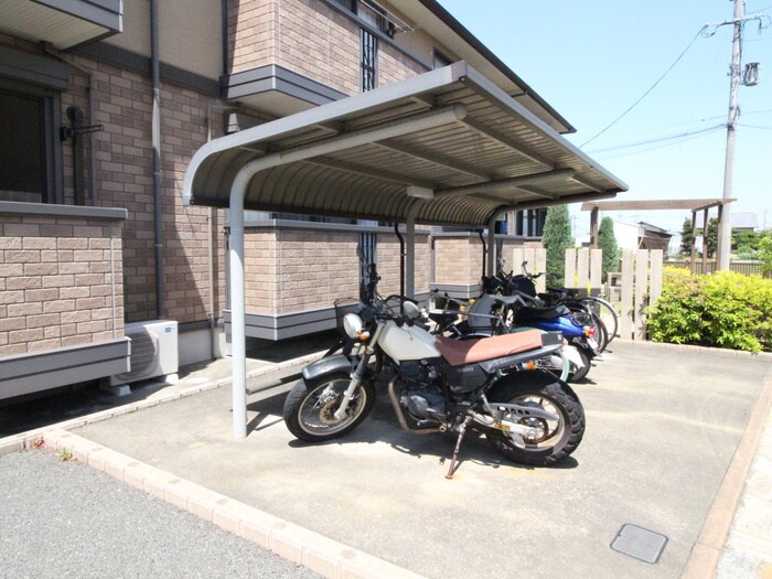 物件外観写真3　(駐輪場)