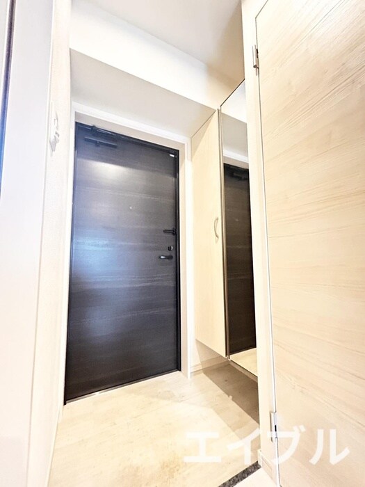 物件内観写真2　(玄関)