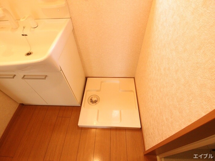 物件内観写真12　(洗濯機置場)