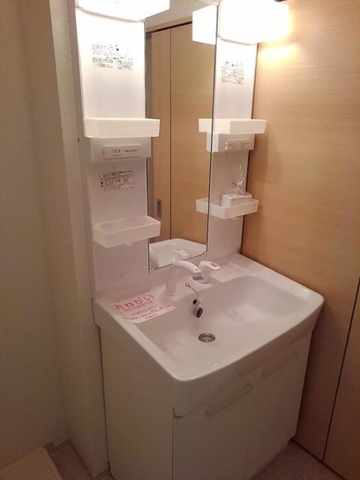 物件内観写真8　(洗面)