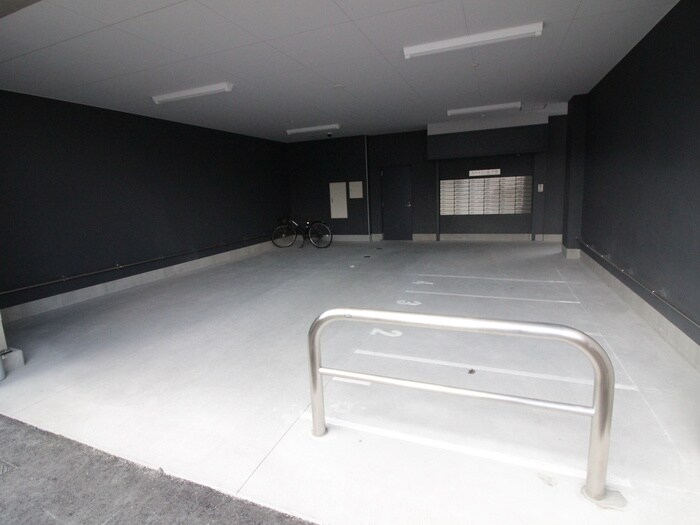 物件外観写真3　(駐輪場)