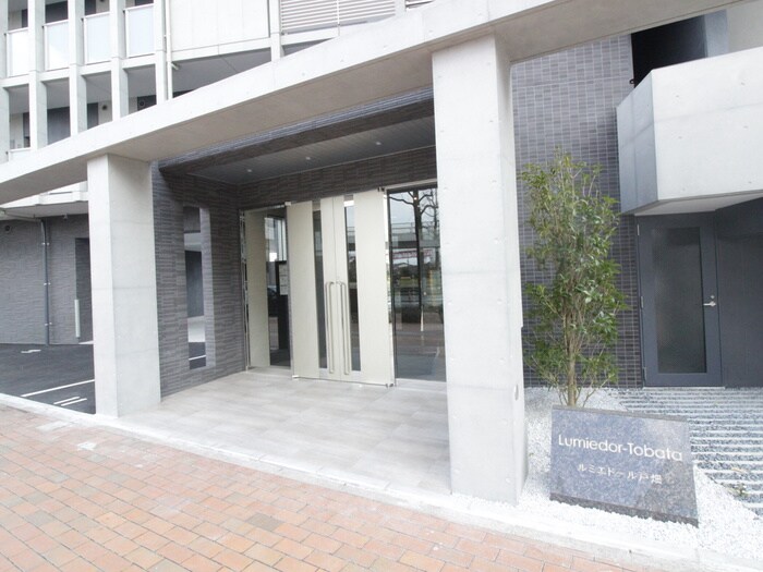 物件外観写真5　(エントランス部分)