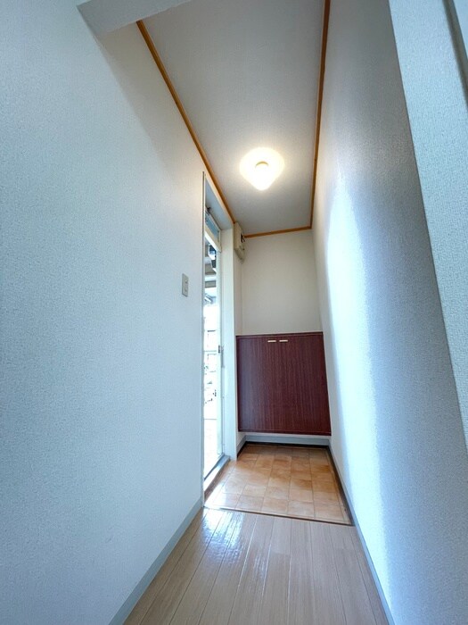 物件内観写真11　(玄関)