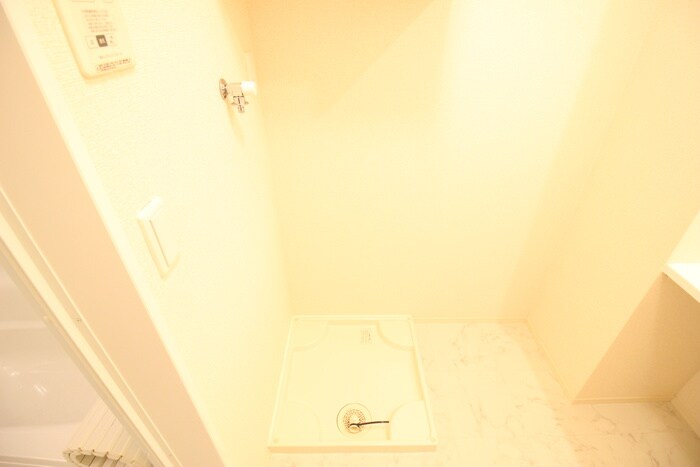 物件内観写真12　(洗濯機置場)