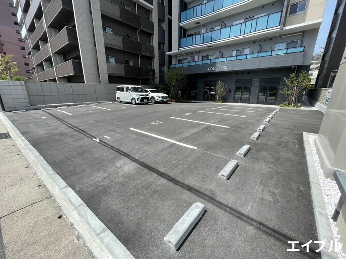 物件外観写真2　(駐車場)