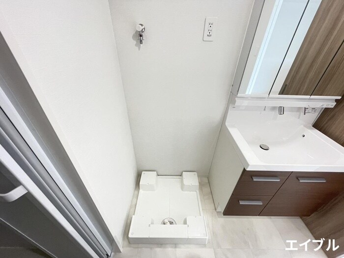 物件内観写真13　(洗濯機置場)