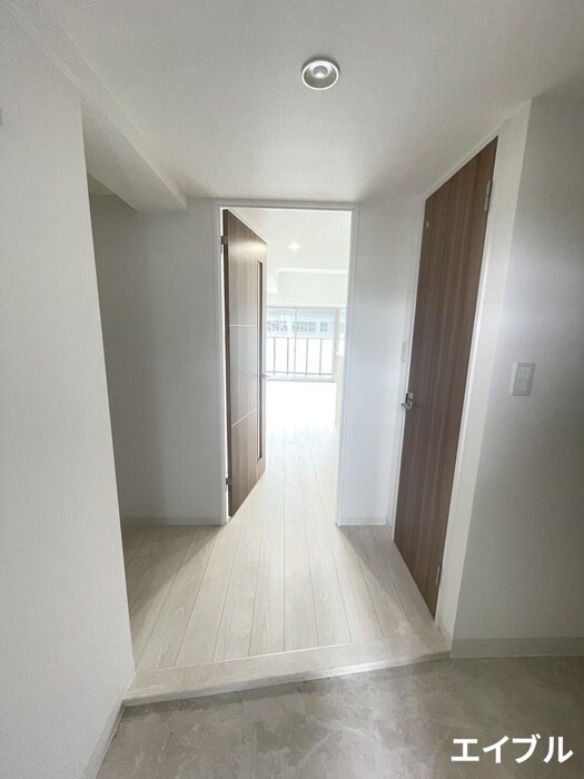 物件内観写真17　(玄関)