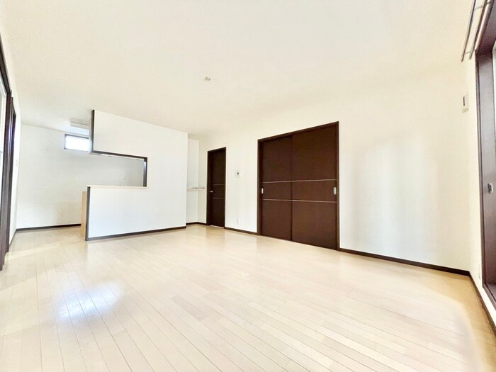 物件内観写真6　(居室)