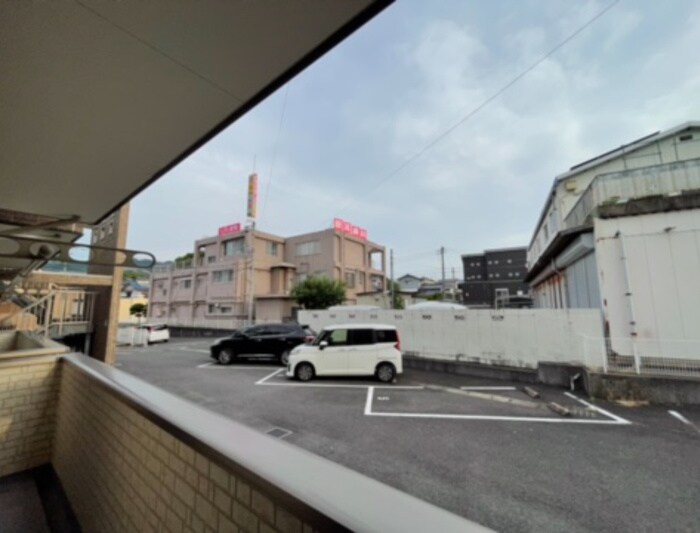 物件外観写真4　(駐車場)