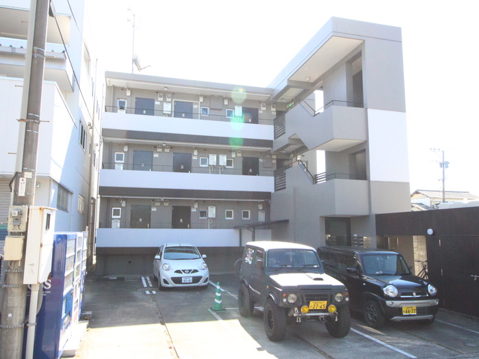 レポス諸岡