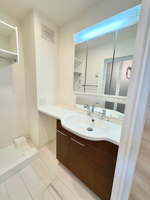 物件内観写真13　(洗面)