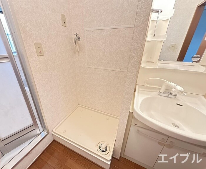 物件内観写真13　(洗濯機置場)