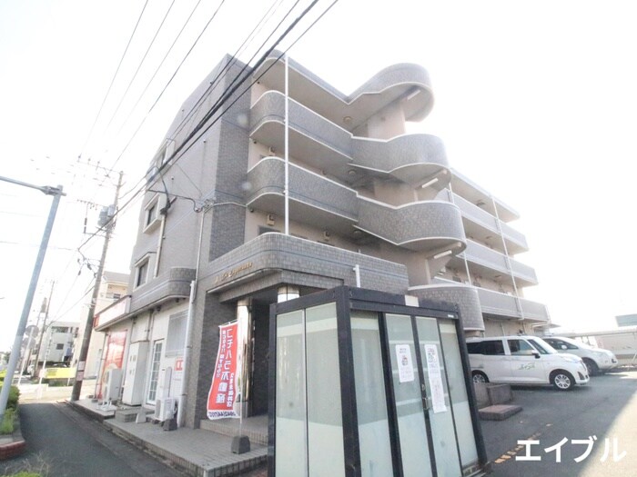 物件外観写真2　(駐車場)