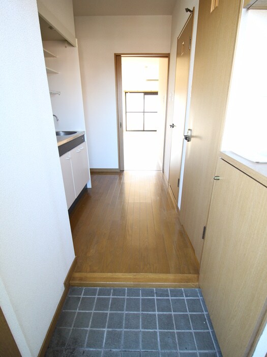 物件内観写真12　(玄関)