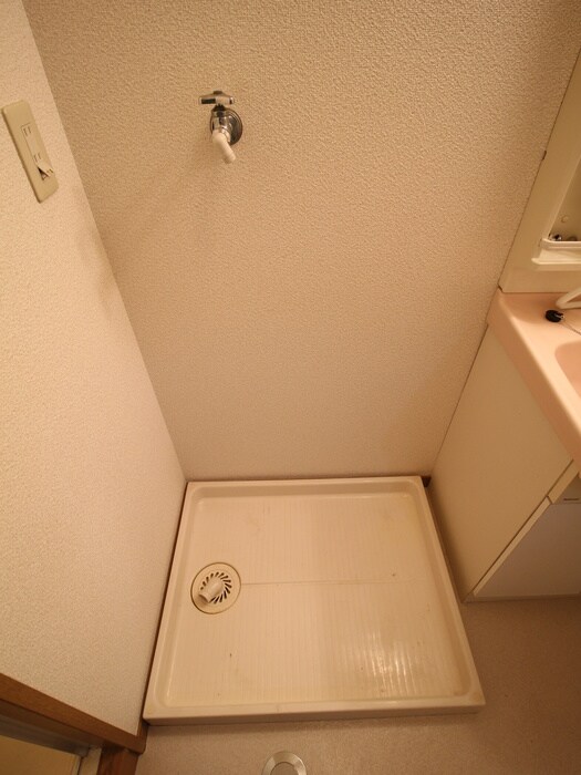 物件内観写真15　(洗濯機置場)