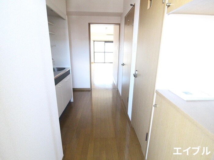 物件内観写真15　(玄関)