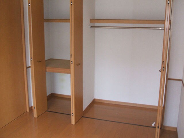物件内観写真6　(収納)