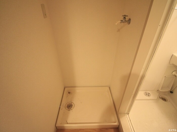 物件内観写真13　(洗濯機置場)