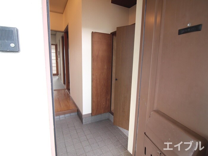 物件内観写真10　(玄関)
