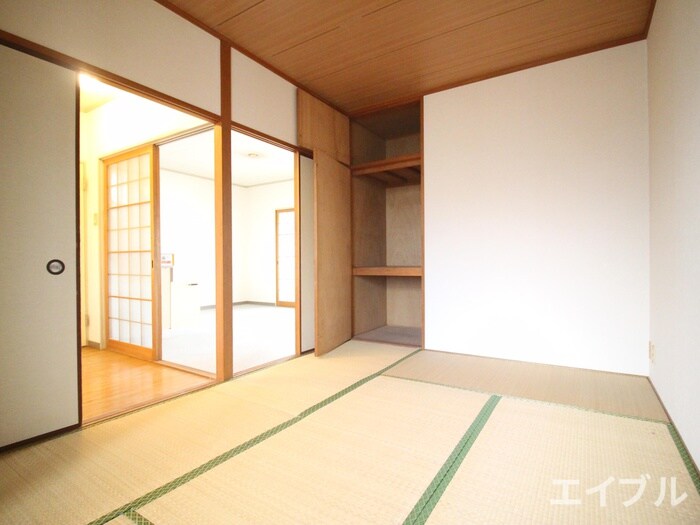 物件内観写真11　(室内からの展望)