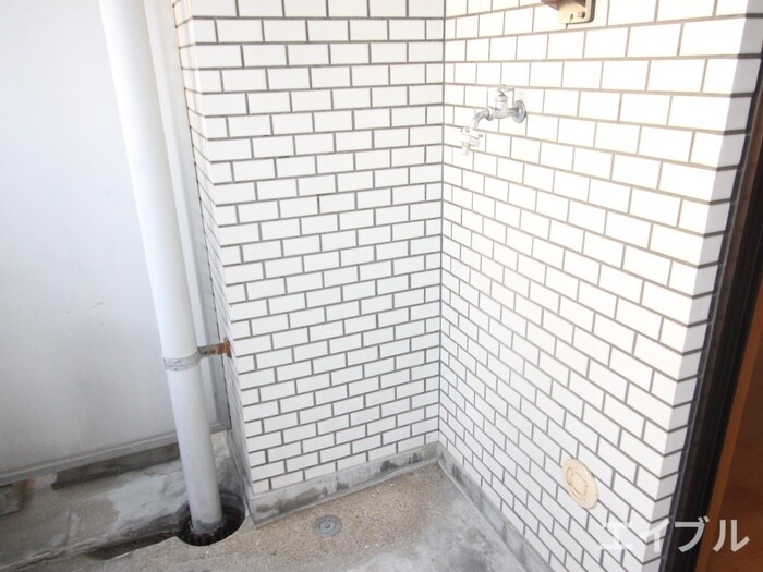 物件内観写真14　(洗濯機置場)