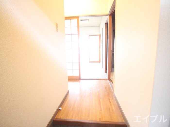 物件内観写真18　(廊下)