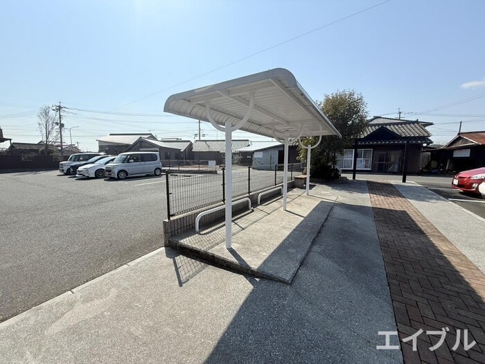 物件外観写真3　(駐輪場)